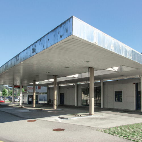 Tankstellen-Restaurierung vorher